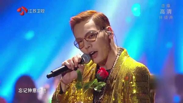 陳偉霆演唱 野狼disco 被瘋傳 冇一粒字唱啱音 仲要帶埋媽媽跳火辣 大媽舞 娛樂on Line Line Today