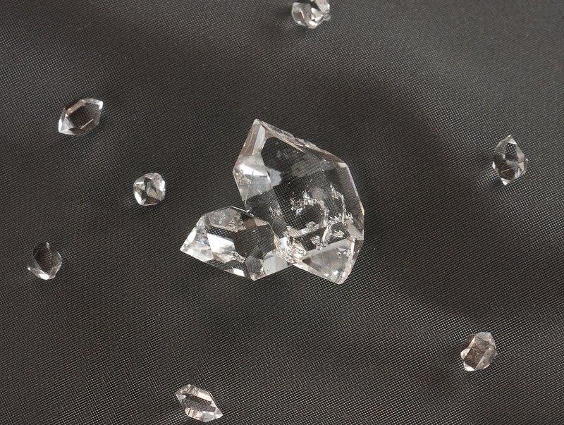 Edith & Jaz • 美國閃靈鑽原石 G4D