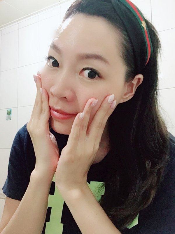 倪倪愛保養－『保養品推薦』歐美名媛女星網紅草本植萃天然保養聖品-來自歐洲MUJER法國原裝花植淨白臻萃/Dr.Konopka&amp;amp;amp;amp;apos;s有機金縷香沐浴精華/義大利黑鑽深層淨化潔顏精華開箱分享