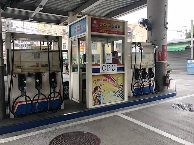 男子今早持刀搶加油站女員工勇猛追人受傷 聯合新聞網 Line Today