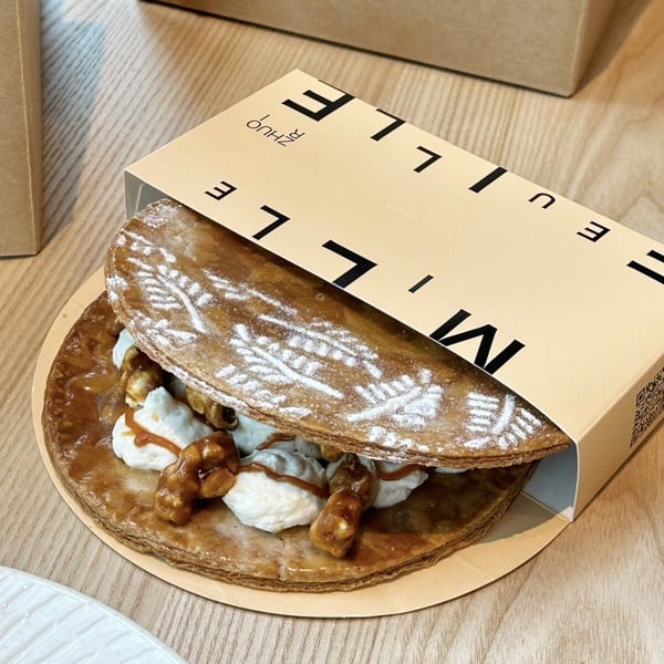 新光三越忠孝「Diamond Towers鑽石塔」插旗東區開幕，日本千層酥、法式甜點、PBS都有