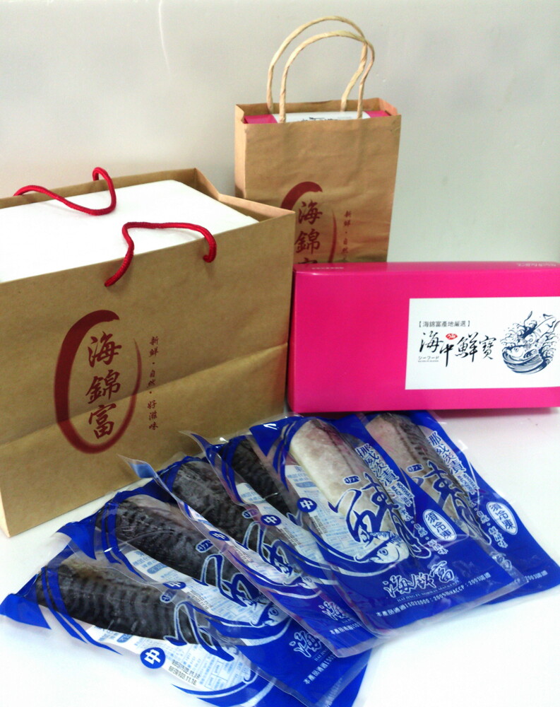 海錦富挪威淡漬鯖魚，排隊商品~年節禮盒開賣囉！！ 產品特色 健康、方便、新煮易魚肉細緻，魚油豐厚，有溫度尊重海洋資源專業的純手工法 由HACCP符合ISO2200廠，也經過SGS檢驗方便調理、細緻且豐
