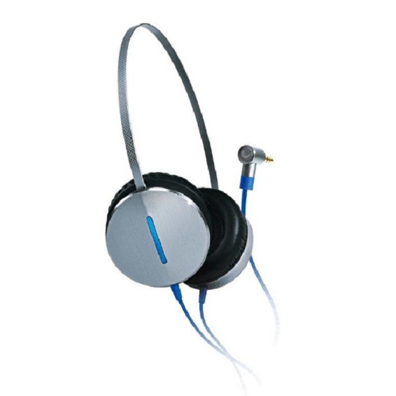 專業DJ耳機單體，創造震撼力十足的低音感受極輕量79公克*，可長時間輕鬆配戴格紋頭帶設計，更顯時尚品味透氣皮革耳罩增加配戴透氣性與舒適感，貼耳設計阻隔外界噪音*不含導線