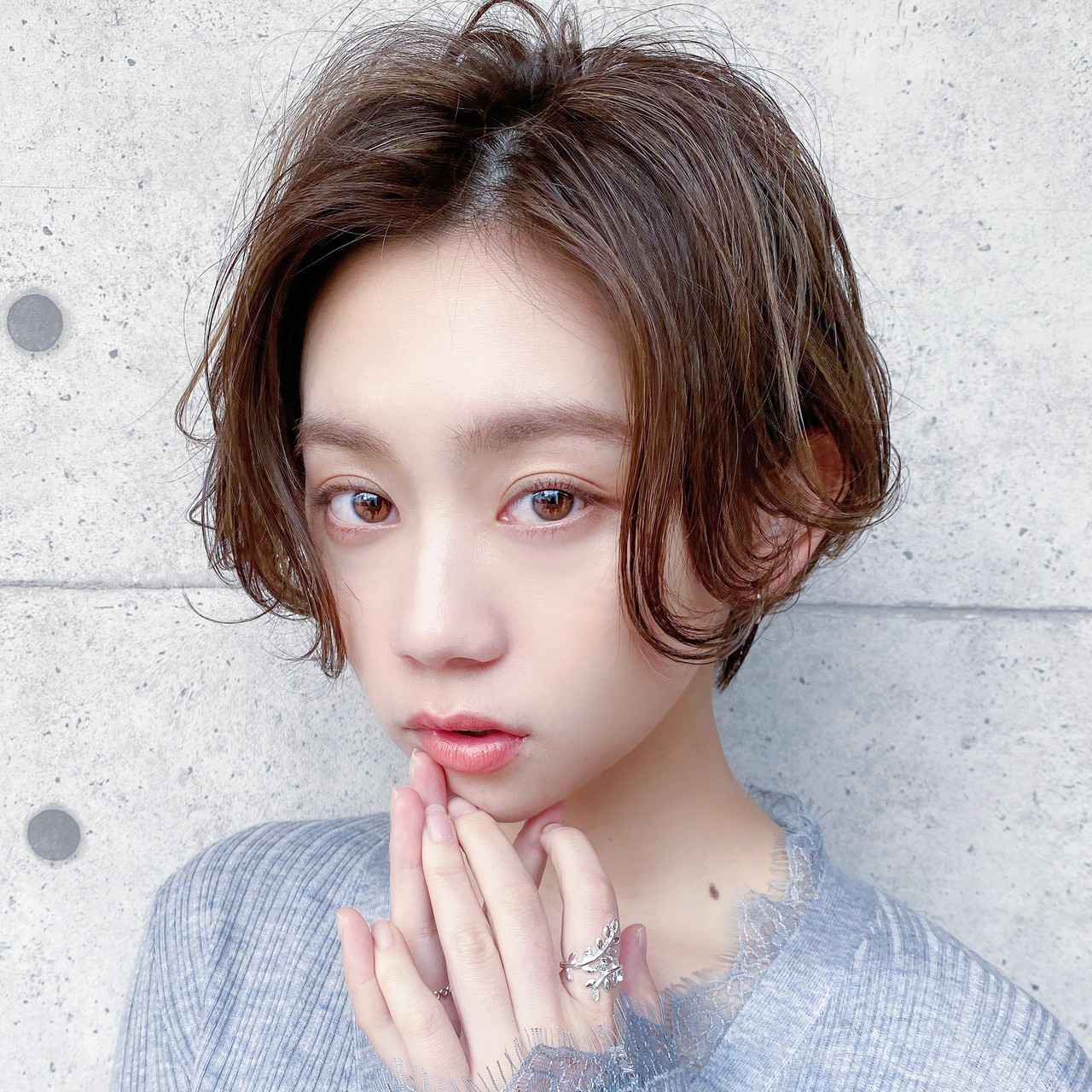 小顔に見せる前髪の秘密はコチラ