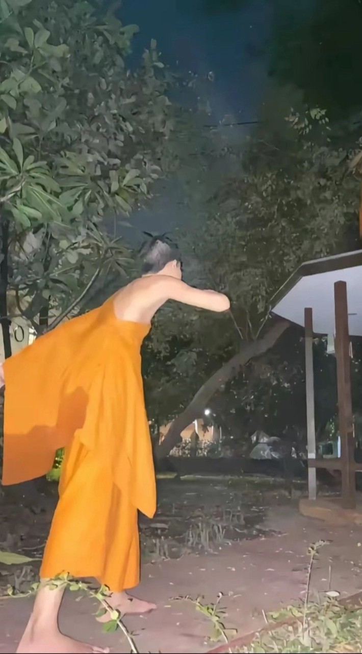 พระอุโบสถวัดหมูทอด วรอาหาร ราชวราราม