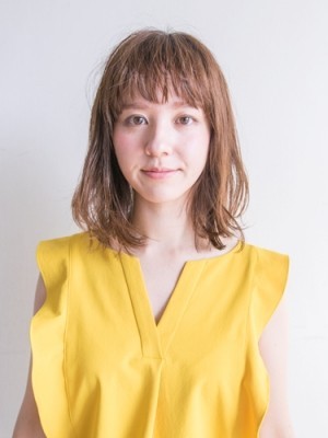 伸ばしかけのボブがすっきり 簡単おしゃれなひとつ結び