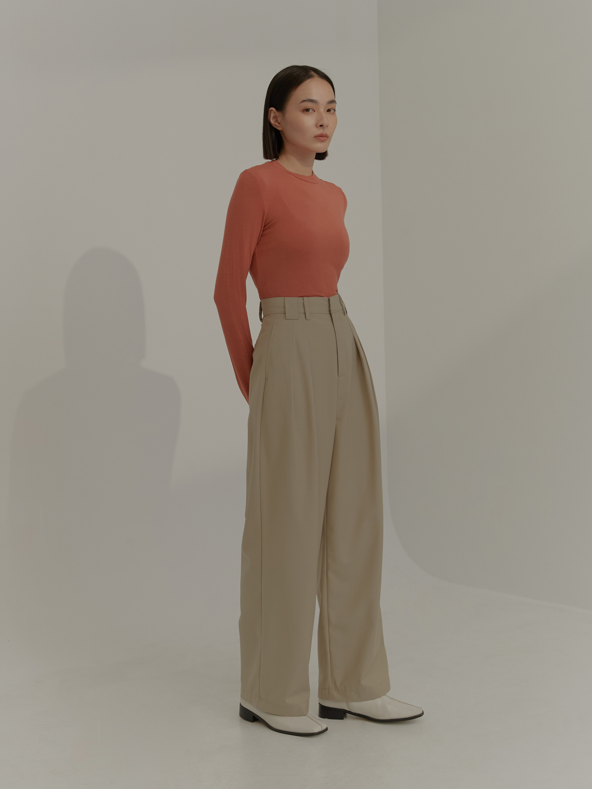 高腰雙褶寬管西裝褲-mouggan