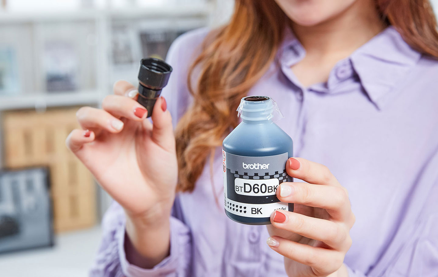 在進行墨水裝填之前，請先務必移除瓶身內部的封膜哦！