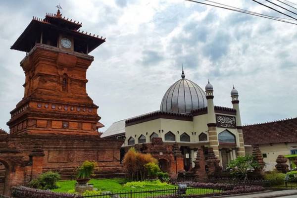 5 Masjid Bersejarah Di Pulau Jawa Yuk Wisata Religi