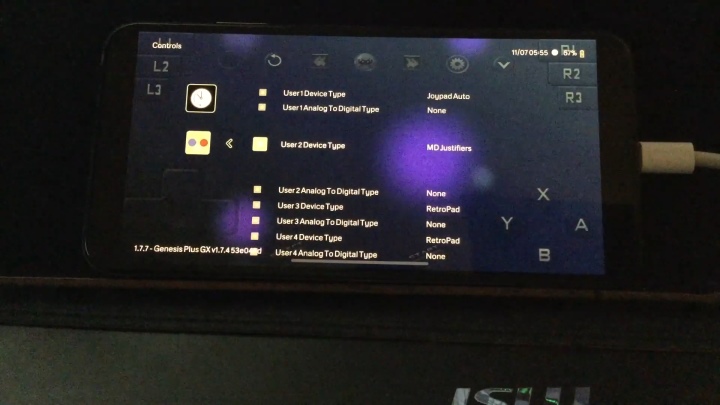從影片的狀況看來，目前玩家需要手動挑選模擬系統的光線槍種類。