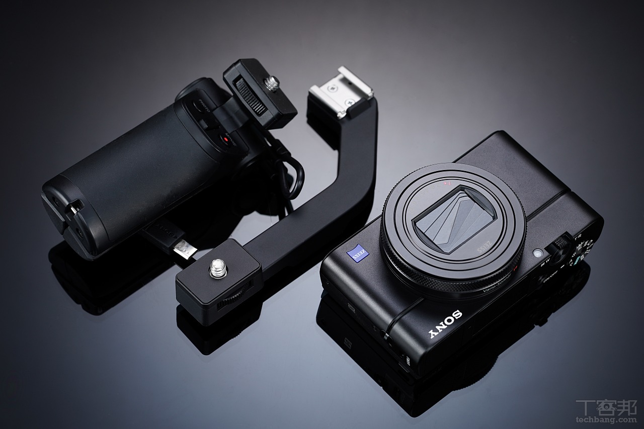 RX100m7 週邊配件：VCT-SGR1、附冷靴的一字延長桿。