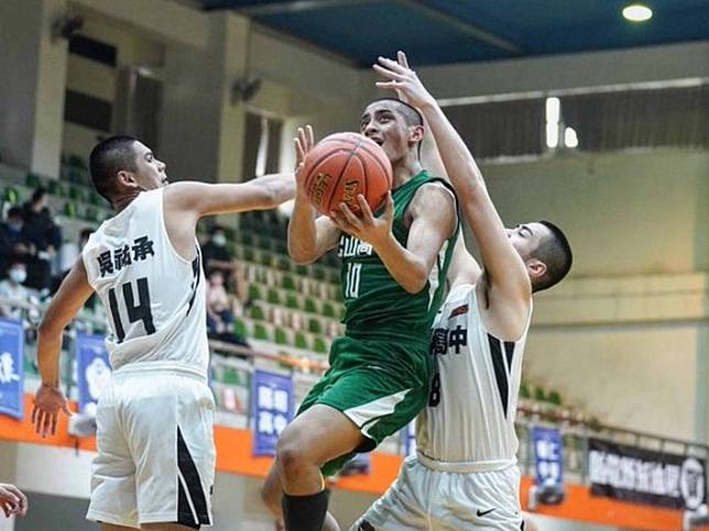 松山 最強國中生 林現惟無緣hbl 新人王頭銜 社群曝心聲後湧進大批球迷鼓勵 你比酸民強多了 Juksy街星