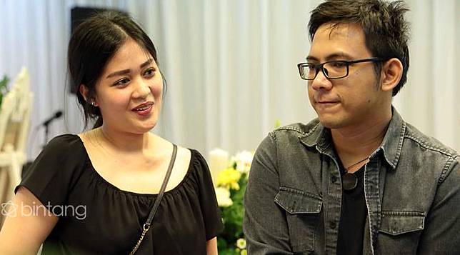 Kemesraan Gracia Indri dan David NOAH Jangan Berlalu