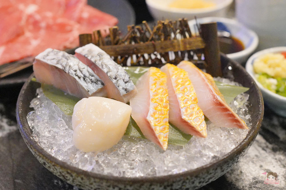 養生之道跟著節氣吃，Hi-Q 褐藻生活館節氣定食、冷拌中卷與褐藻關東煮上菜啦！薑黃咖哩火鍋