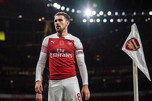 蕭若元100 預測相反結果 成龍一代言就倒閉 為大家盤點國際4大燈神 Esquire Hk Line Today