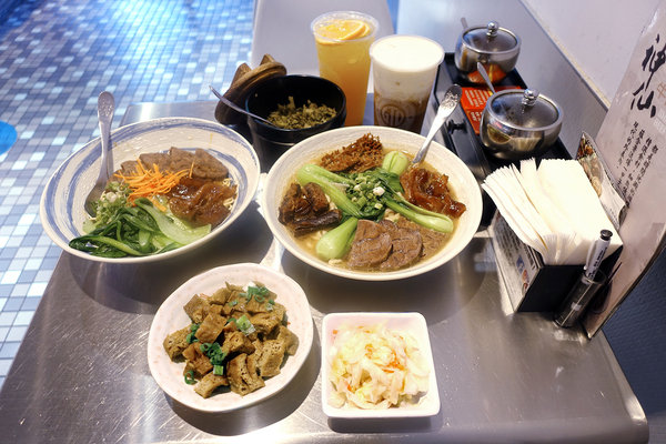 南京復興牛肉麵-神仙牛肉麵+GTD手搖飲，台北中山長春路好吃牛肉麵，台北牛肉麵外送，牛肉、麵條、湯頭都好吃的中山區牛肉麵(含神仙牛肉麵菜單)