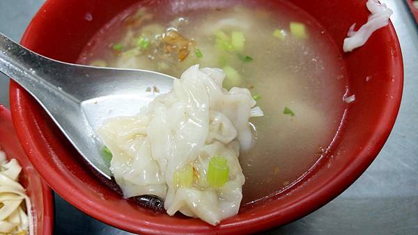 【基隆美食】兩利餛飩大王-只有在地人才知道！沒有招牌超級低調爆推美食小吃店