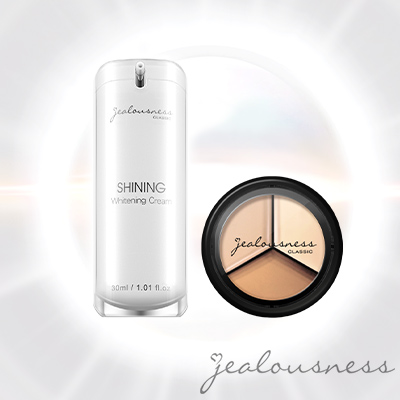 輕薄提亮~閃閃發光⭐拯救暗沉打破傳統，結合極光新科技，質地輕盈好延展，即化為耀眼的光暈，肌膚猶如披上一層輕柔亮紗成份：荔枝萃取、人蔘萃取、稻糟萃取、biowhite™、乳油木果使用方式：於日間基礎保養後，取適量均勻塗於全臉，也可局部在臉頰和眉骨下巴等地方提亮，打造立體妝容，搭配各種底妝混合使用，修飾毛孔，使妝容更服貼貼心叮嚀~若您還需搭配防曬，另可選擇全效抗uv水感防曬乳 / 全能修護防曬精華