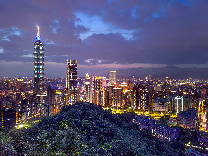 ASUS ZenFone6 使用一年的心得：拍攝倒影的最佳利器 (圖多)