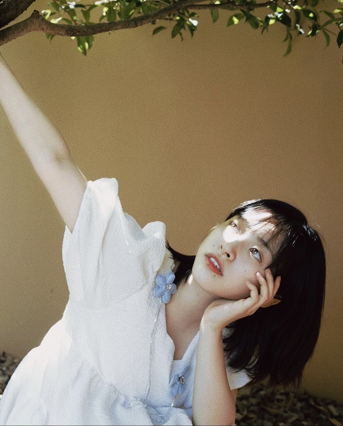 「沈月」的元氣少女感拍照教學：跟著沈月拍出自然又上鏡的美照！