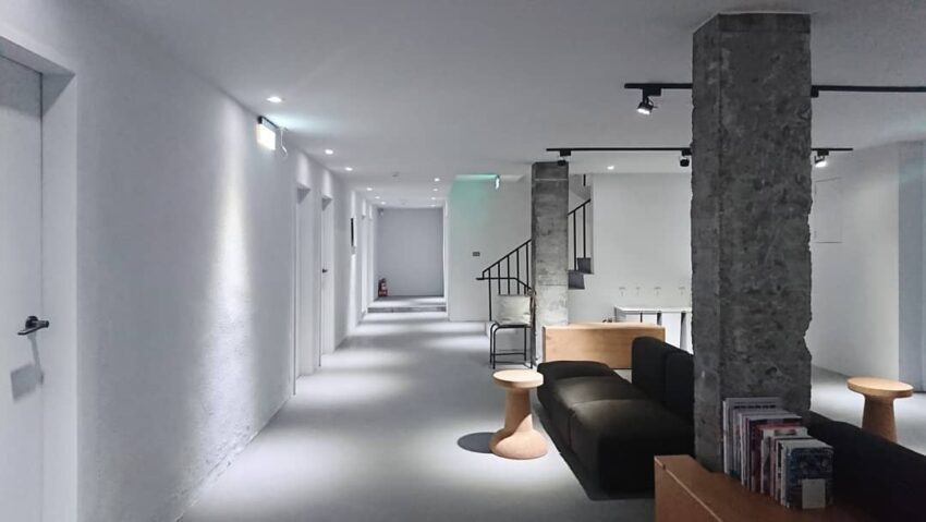 宜蘭住宿推薦｜有著好山好水魅力的宜蘭一直是大家旅遊的首選聖地，這次小編幫大家精選2021最新15間【宜蘭住宿推薦】！從高CP值 宜蘭背包客棧 、熱門 宜蘭親子住宿 ，到超豪華的 宜蘭住宿包棟 ，一個人到一群人的選擇通通有～趁連假安排一趟超讚的宜蘭之旅吧！