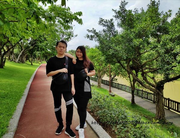 情侶穿搭【ROBINMAY】夢特消光騎士胸包 情侶版 #RM情侶胸包 #西門武昌旗艦店 (16).jpg