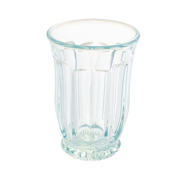 是從日本昭和時期開始使用的食器器皿造型。手工製作的玻璃，讓人感受到工匠職人的精神，帶點日式洋風感。清爽的藍色系，倒入氣泡水或是茶飲都非常適合!淡淡薄荷藍色，帶來視覺上的清爽感! 和粉色款的玻璃杯一起使