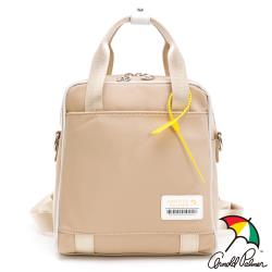 ◎1.前置磁扣袋2.背面直立式拉鍊袋 3.內部插袋*3/拉鍊內袋 4.內部兩側鬆緊式收納袋(可收納瓶裝水及摺疊傘) 5.可收納長夾與手機 6.附潮流黃色塑膠小吊牌 7.3Way背法：可斜側背、手提、後