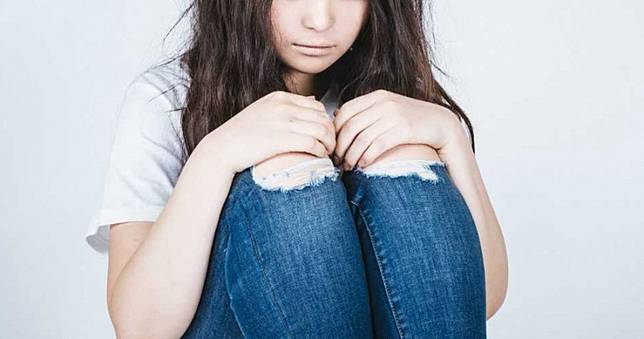 介紹認識...好友欠錢不還！前任復仇「37張裸照」狂炸　她崩潰