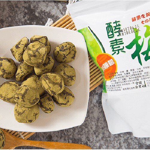 又稱乳酸梅,纖梅,加上活性乳酸菌 嗯嗯順暢,活性乳酸菌梅(纖梅)是最天然的體內環保品,食用後搭配300~500cc開水即可,讓您有個暢快人生。此款偏乾硬