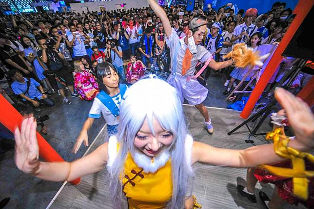 Featured image of post Anime Crowd Cheering