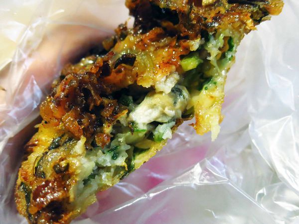 【三重小吃】文化北路蚵嗲-便宜好吃的蚵嗲、蘿蔔糕