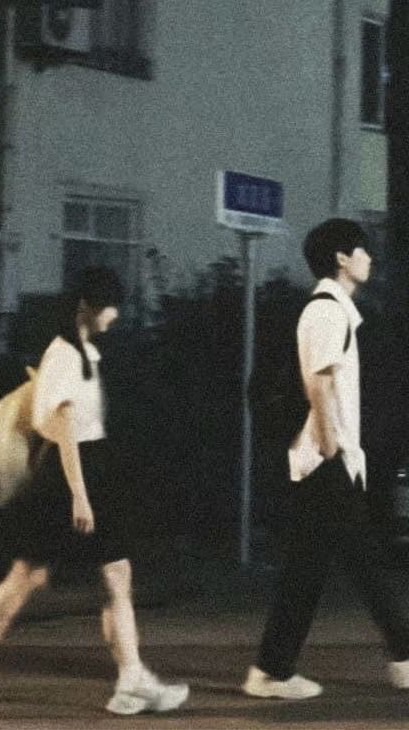 ❥⋆𝒫𝓊𝓇𝓈𝓊𝑒 𝓉𝒽𝑒 𝒹𝓇𝑒𝒶𝓂 𝒶𝓃𝒹 𝓂𝒾𝓈𝓈 𝓉𝒽𝑒 𝓈𝓉𝒶𝓇⋆♫