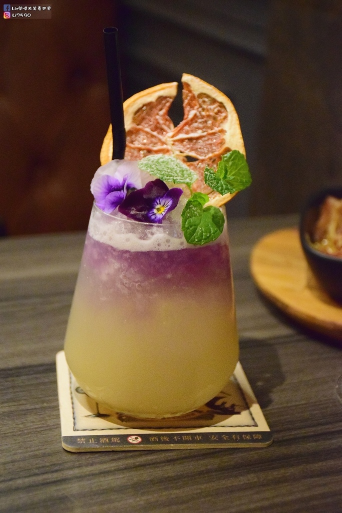 鐵克諾Ｗ酒館-Techno W BistroDSC_0898Liz開懷大笑看世界.JPG