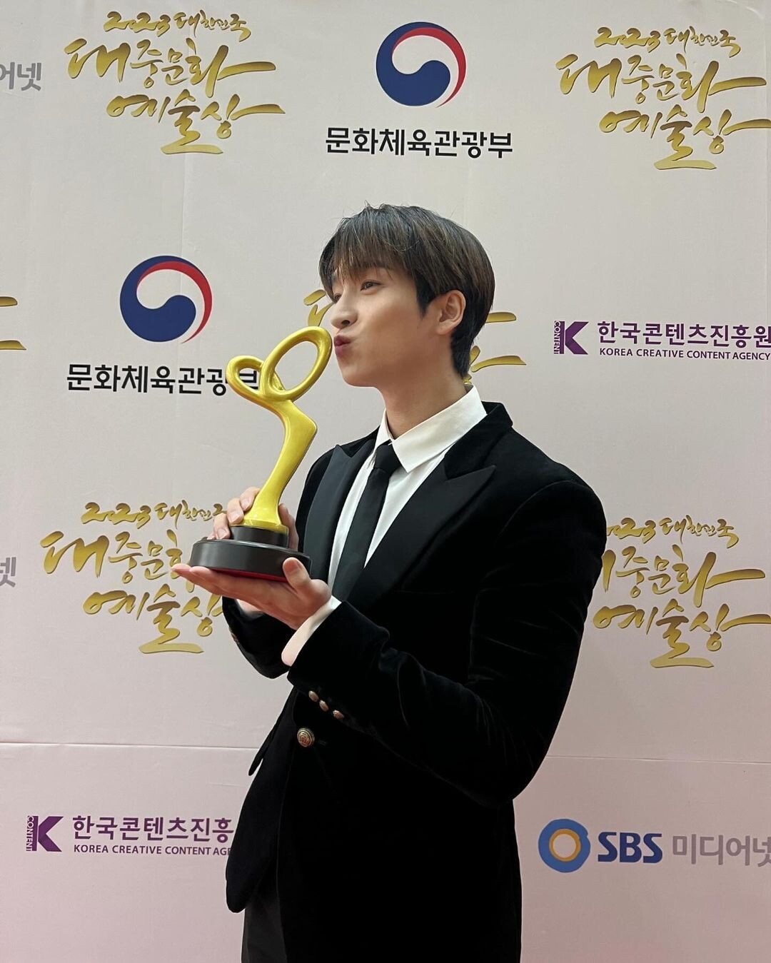 2023韓國大眾文化藝術獎，IVE、NewJeans國家認證最強新人，南宮珉朴恩斌一起拿獎！