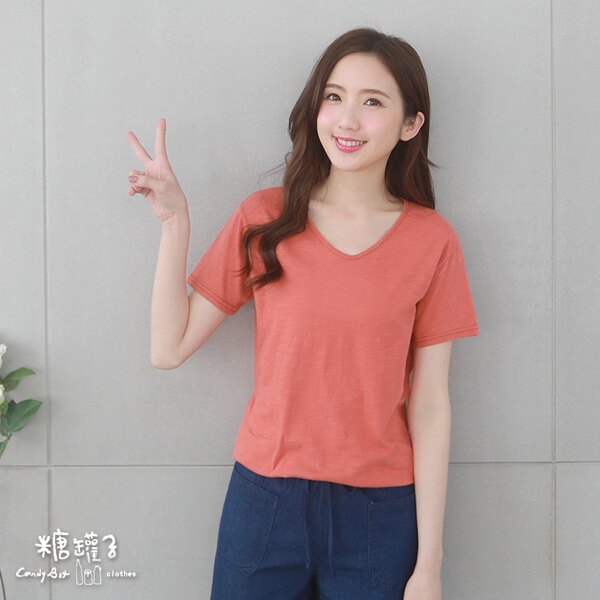 老闆訂錯價!!!★五折價$225★糖罐子韓品‧多色素面V領竹節棉上衣→預購(M/L)【E53019】