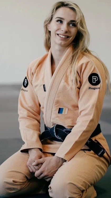 女子柔術家集まれ〜