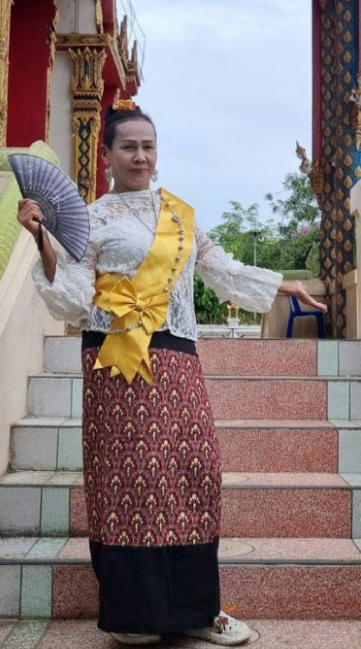 รุ่ง
