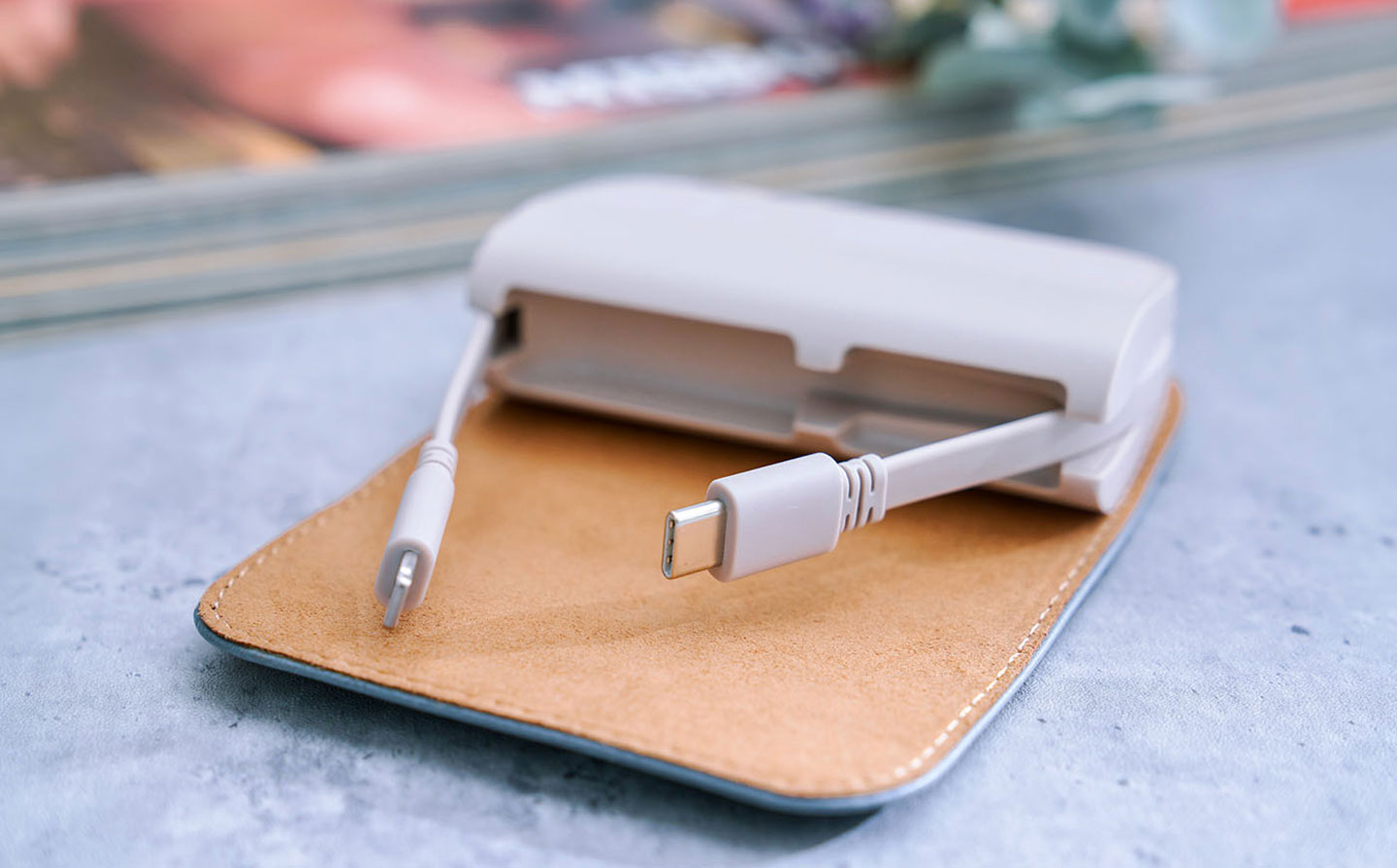  IonGo 5K 系列自帶雙充電線真的是非常方便的設計，而且 IonGo 5K Duo 還同時支援兩種介面的電力輸出功能。▲ IonGo 5K 系列在使用 Lightning 介面充電時，輸出可達 12W。