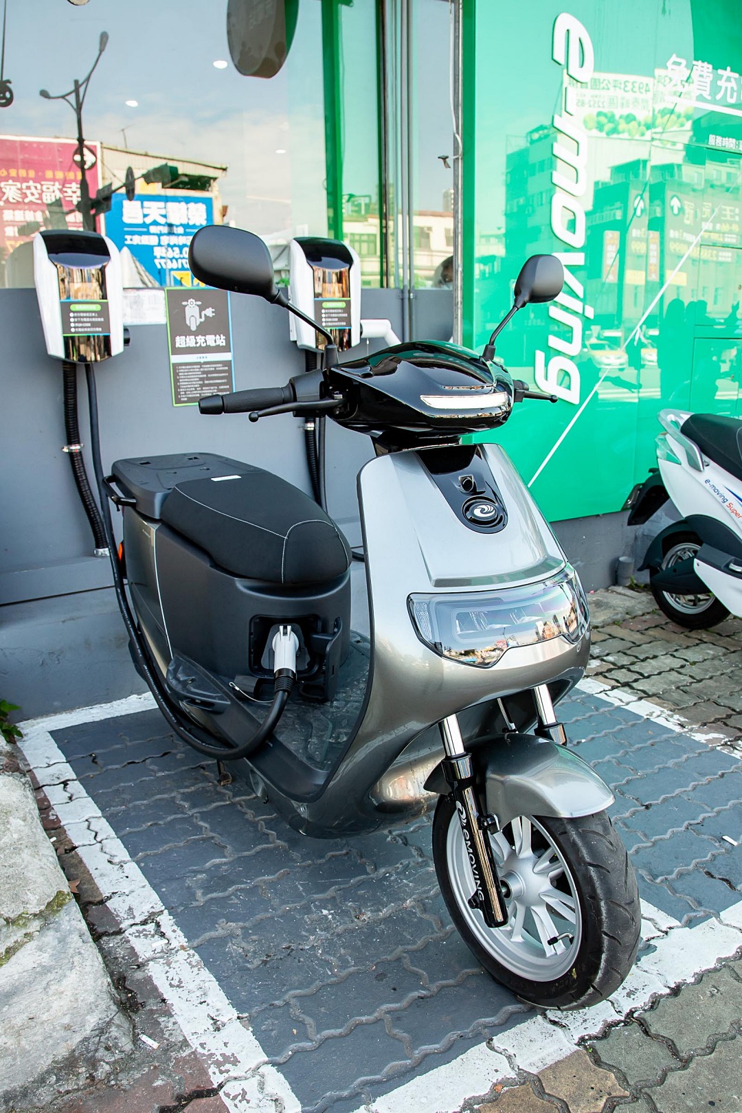 中華 iE125 Pickup 電動車進駐台北環南市場，帶來更乾淨的購物環境