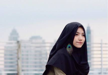 5 Aksesori Hijab yang Hits di Instagram Untuk Digunakan Saat Perpisahan Sekolah