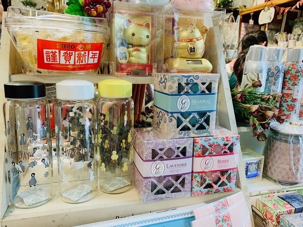 倪倪愛旅遊－『台中購物商圈推薦』台中在地人後花園小歐洲，綠意盎然異國購物散策－台中市大隆路商圈日韓、歐美私貨精品挖寶直擊分享