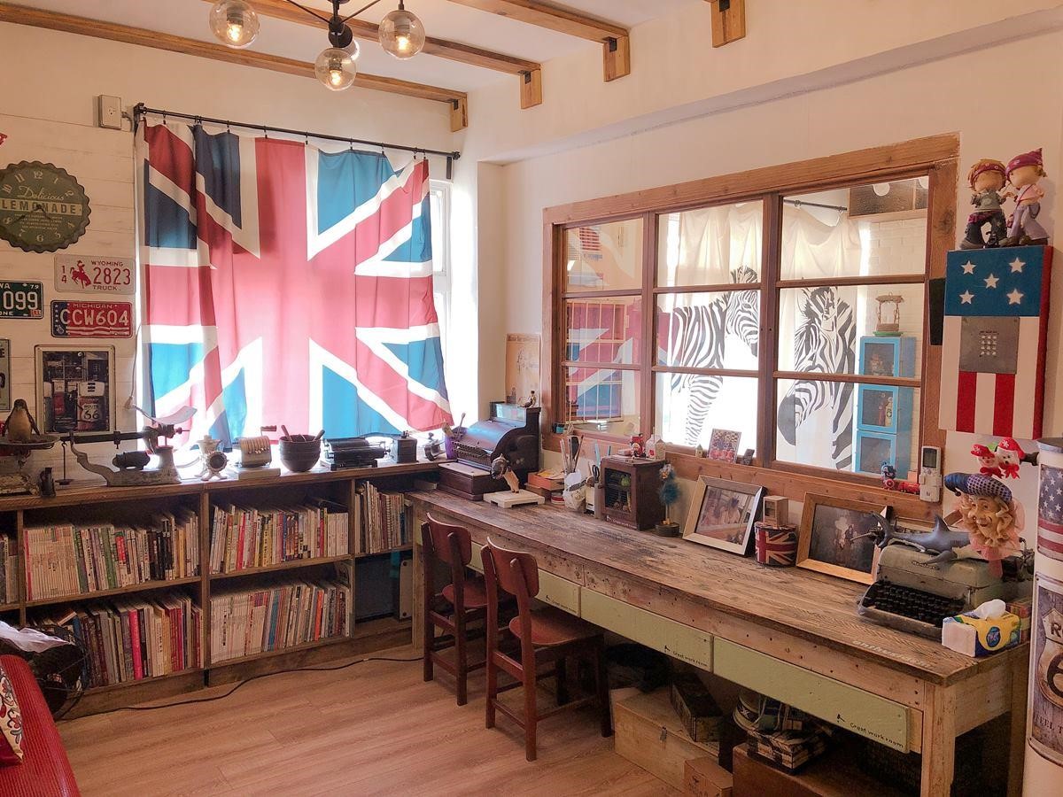 充滿異國情調的書房。