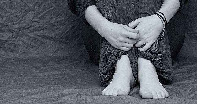 女遭無套性侵拍門求救　狼男辯稱：自己翹高屁股的