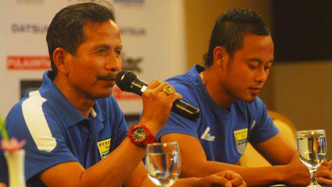 Manajer Persib: Pengganti Djanur Harus Berani