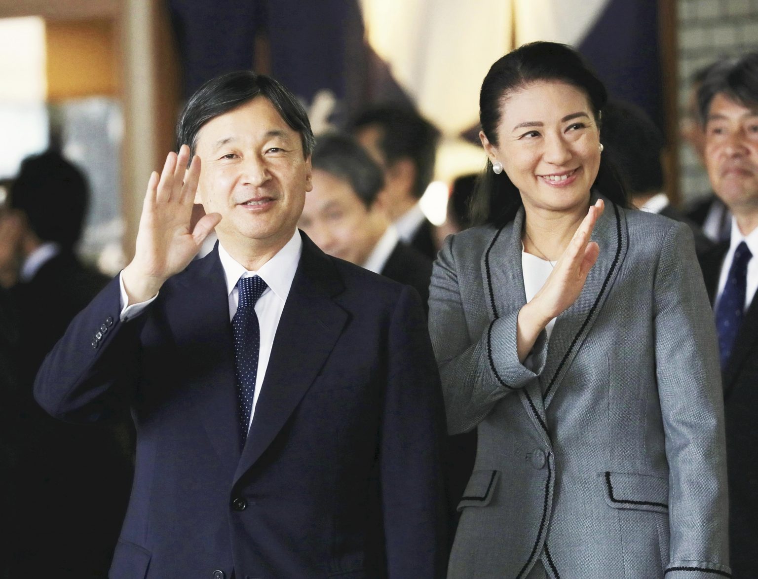 新舊天皇比一比4