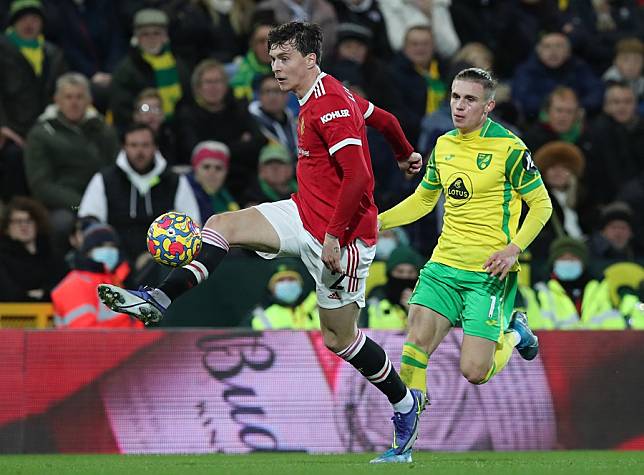 Sesak Napas saat Manchester United Lawan Norwich City, Ini Kabar Terkini Victor Lindelof