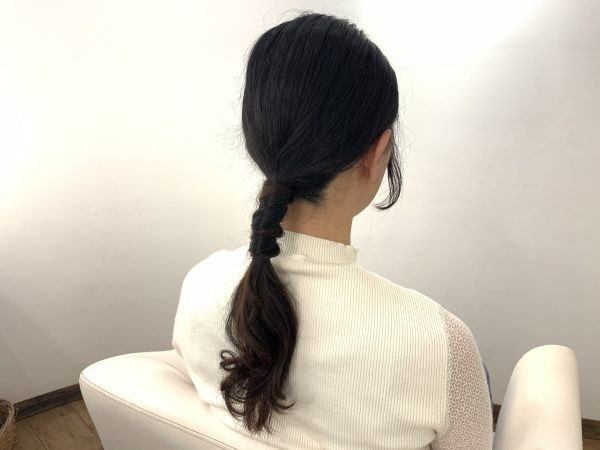 ゴムだけで簡単 首が長く見える 小顔ヘアアレンジ 術