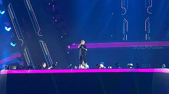 Lirik Lagu Dreams Weird Genius Arsia Lirik