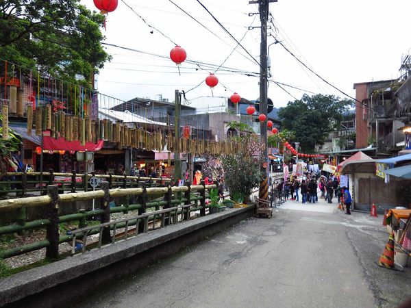 【台北旅遊】地質野柳、懷舊九份、十分放天燈包車一日遊